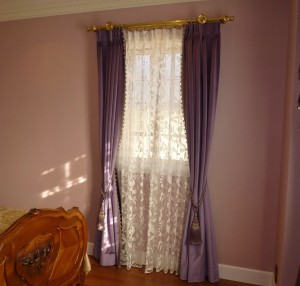 フィスバ　寝室　ベルベットカーテン