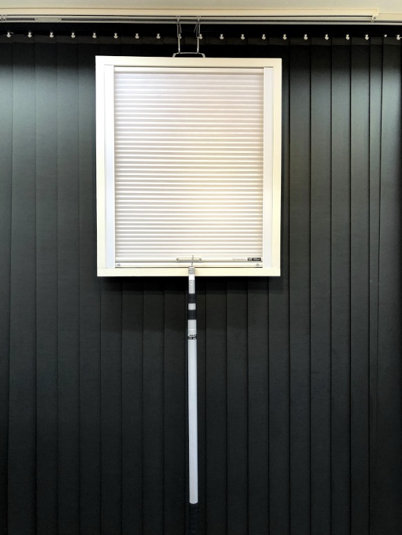 SEIKI(セイキ)のハニカムサーモスクリーン「トップライトタイプ」で天窓の断熱対策。