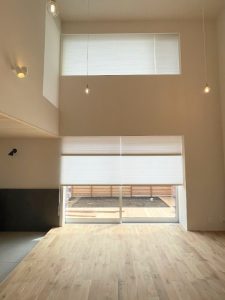 電動ハニカムスクリーン　おすすめ　人気　価格