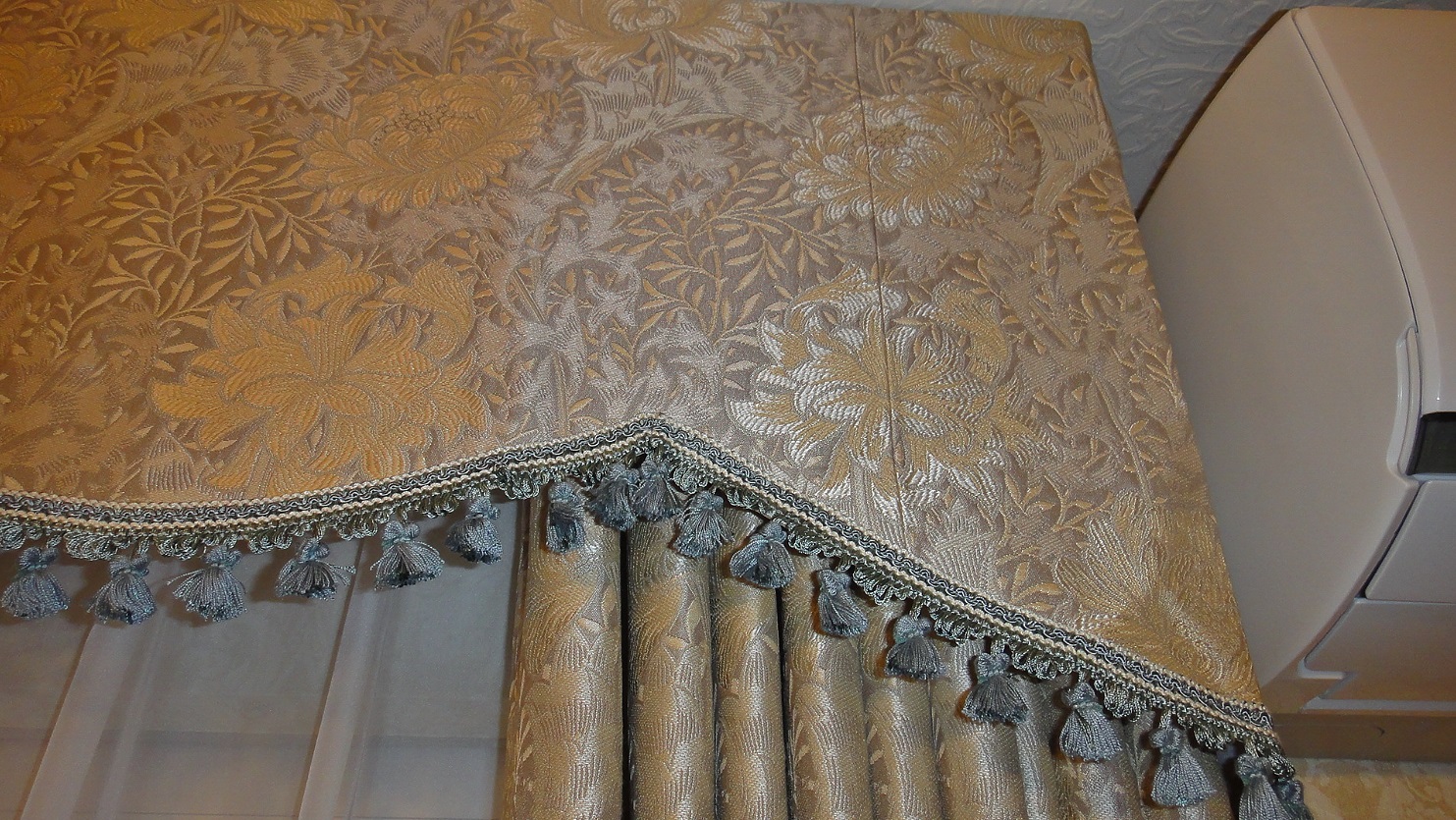 ウイリアム・モリス クリサンティマム 上飾り イメージ