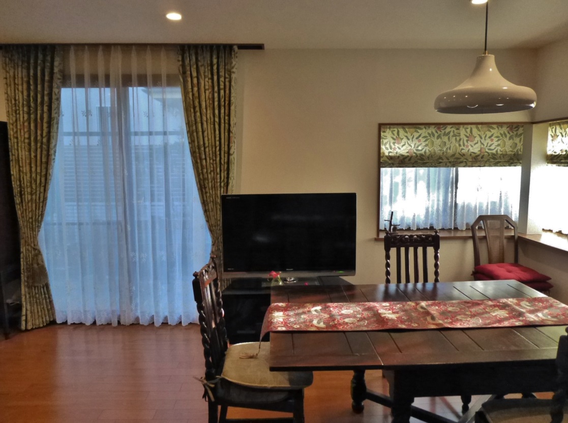 ウィリアム・モリス フルーツ ローマンシェード