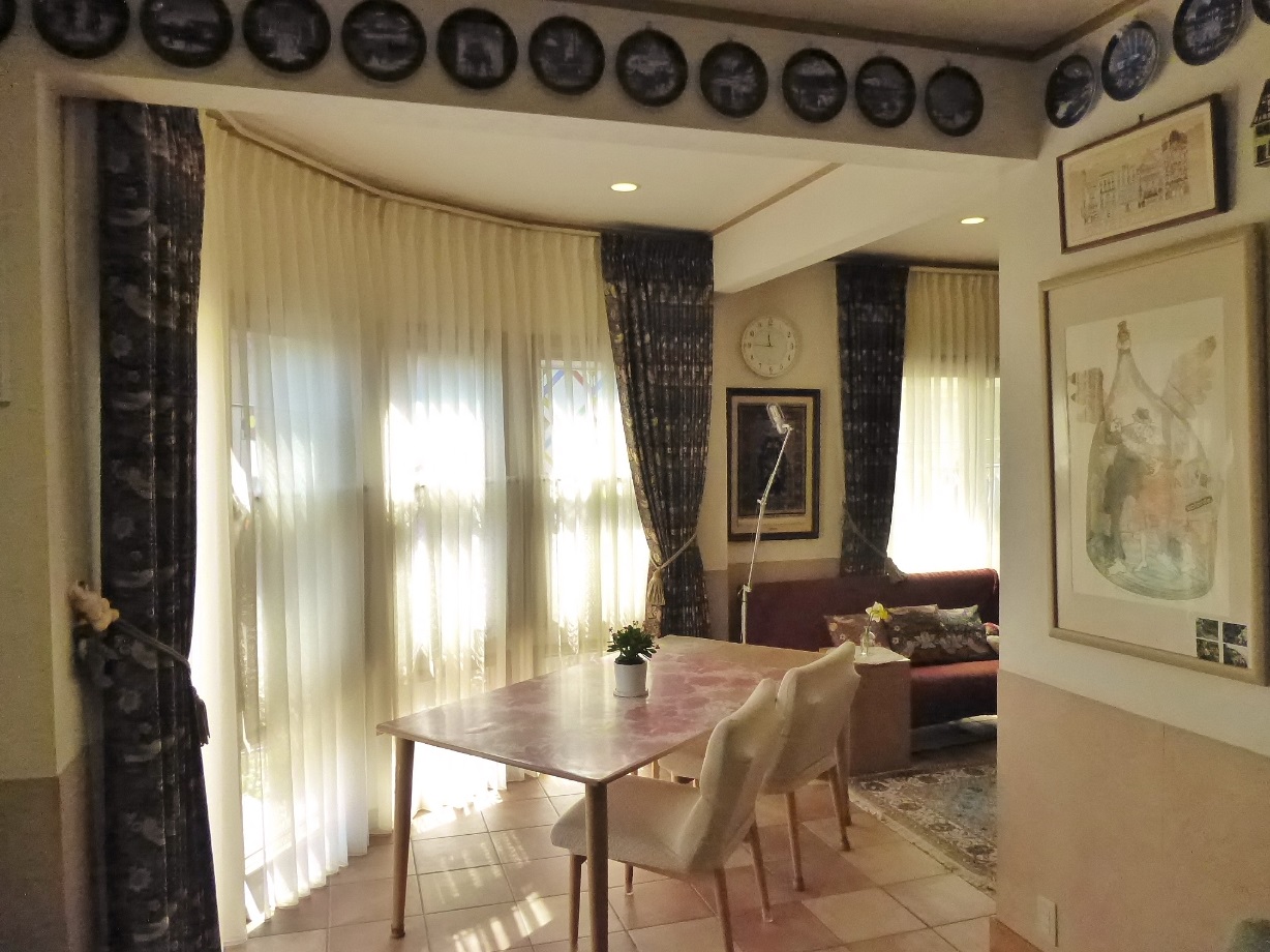 ロイヤルコペンハーゲン,絵皿,カーテン,コーディネート