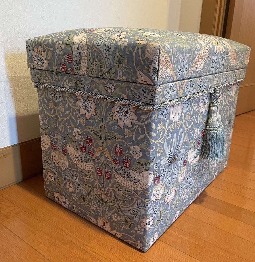 インテリア茶箱　ウィリアム・モリス　いちご泥棒　カルトナージュ