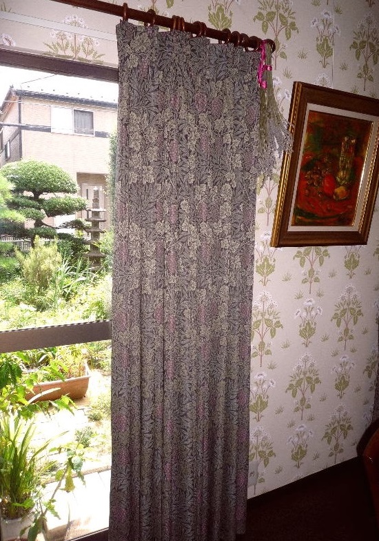 葡萄柄のカーテン