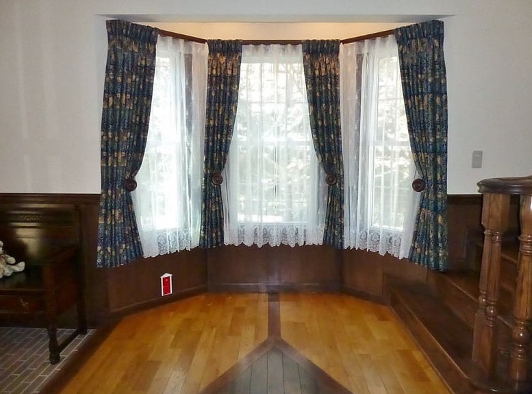 川島織物セルコン 『イチゴドロボウ』MM3108 カーテン 事例