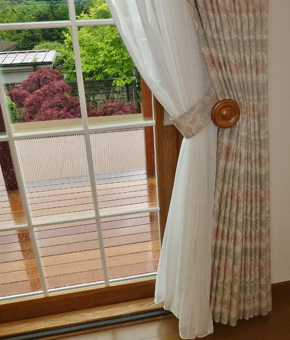 カーテンホルダー 使用イメージ