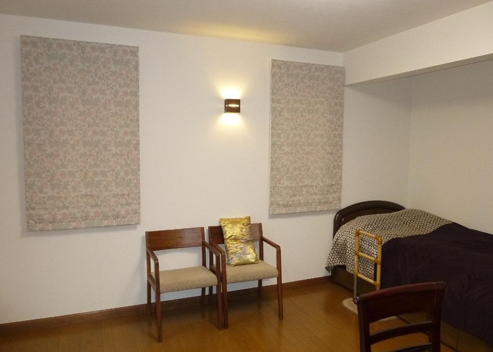 ウイリアム・モリス アネモネ ローマンシェード 納品イメージ