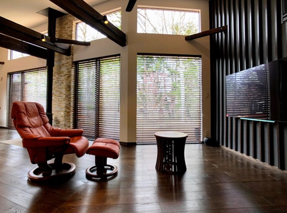 画像イメージ: ウッドブラインドの特徴と魅力